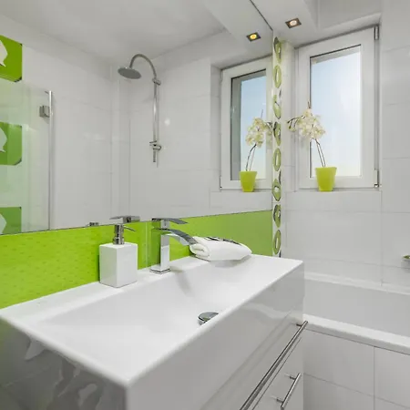 Broniewskiego 9e By Homeprime * Warszawa